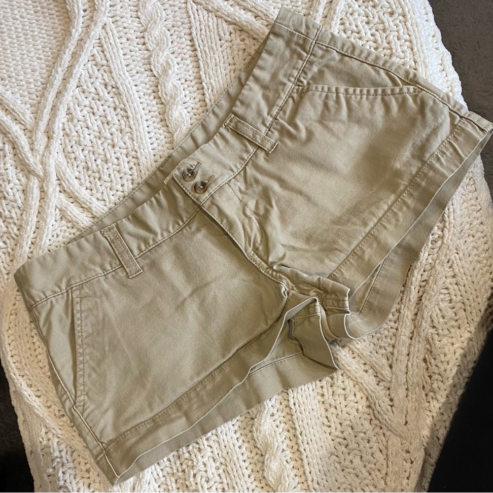 Juniors khaki shorts. Size 3